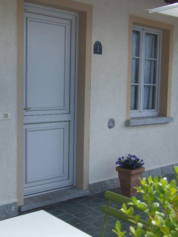 Villa Edy Apartments Tremezzina Стая снимка