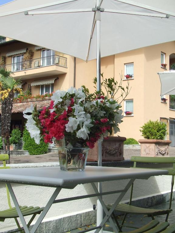 Villa Edy Apartments Tremezzina Стая снимка