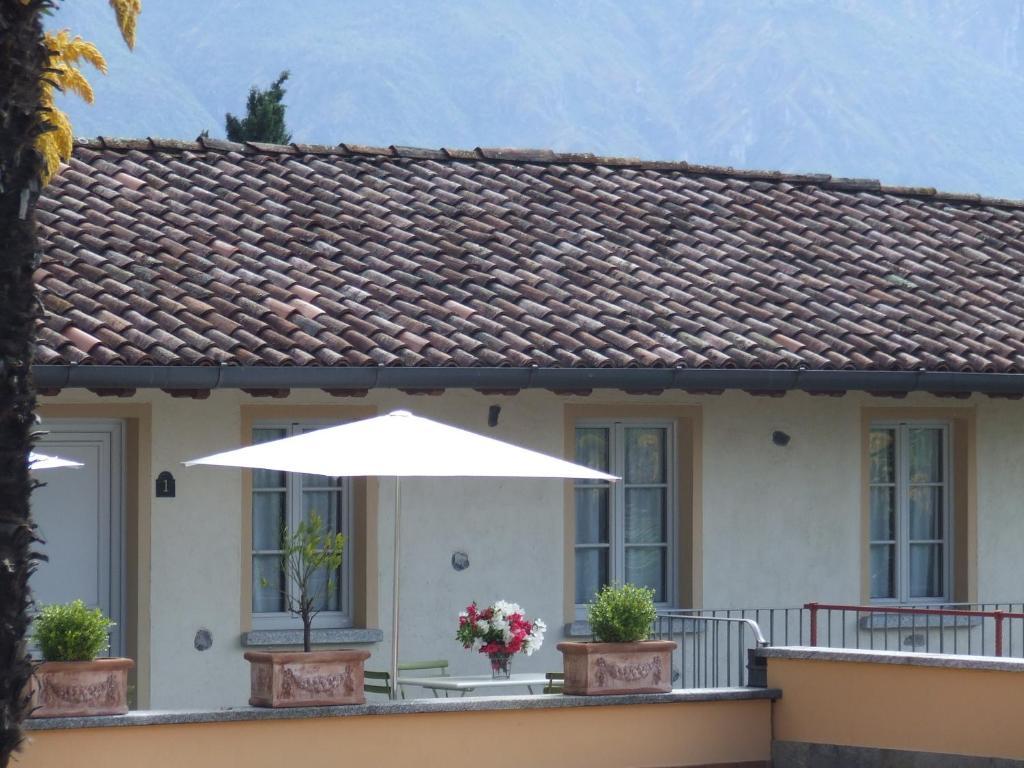 Villa Edy Apartments Tremezzina Стая снимка